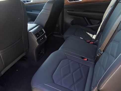 Used 2026 Volkswagen Atlas SE FWD image 12