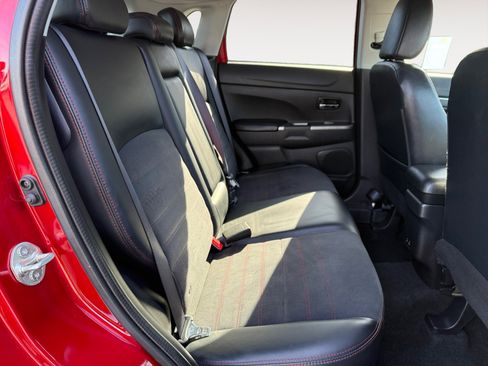 Used 2024 Mitsubishi Outlander Sport SE image 18