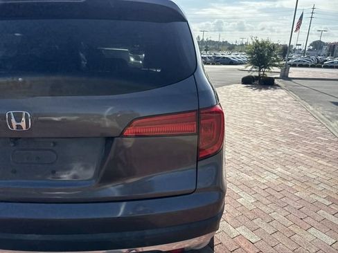 Used 2017 Honda Pilot Touring image 11