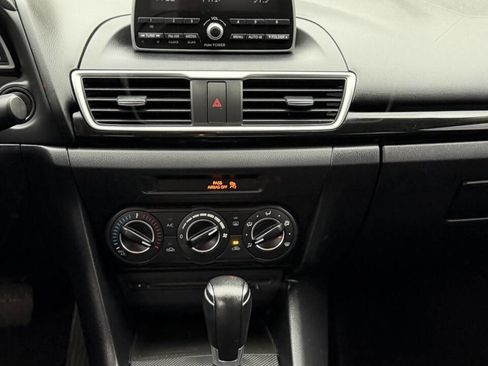Used 2014 MAZDA MAZDA3 i Touring image 19