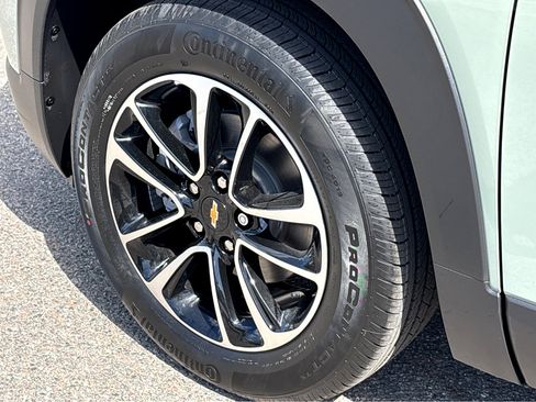 New 2026 Chevrolet TrailBlazer LT w/ LT Cold Weather Package FWD image 21