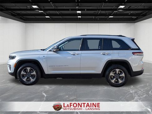 Used 2024 Jeep Grand Cherokee Limited 4xe image 2