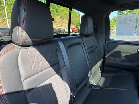 Used 2023 Nissan Frontier PRO-4X w/ Pro-4X Premium Package AWD/4WD image 14