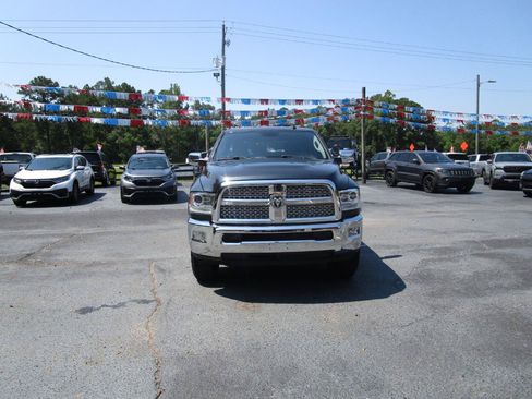 Used 2018 RAM 2500 Laramie w/ Convenience Group AWD/4WD image 2
