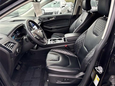 Used 2023 Ford Edge Titanium image 14