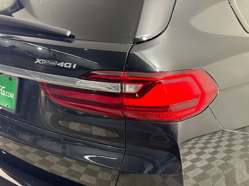 Used 2022 BMW X7 xDrive40i w/ Parking Assistance Package image 34