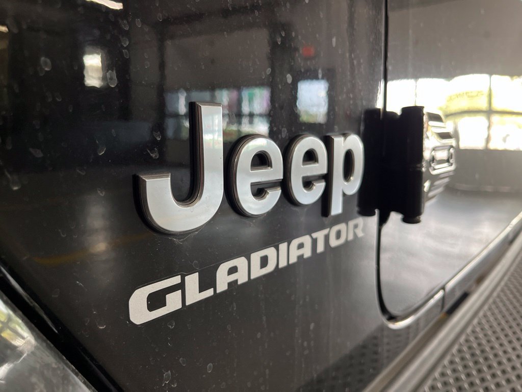 Used 2021 Jeep Gladiator Overland w/ LED Lighting Group AWD/4WD image 12