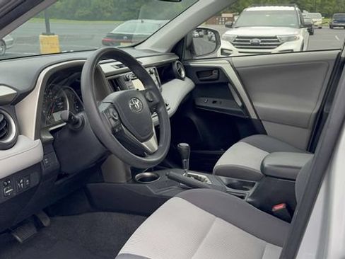 Used 2013 Toyota RAV4 XLE AWD/4WD image 15