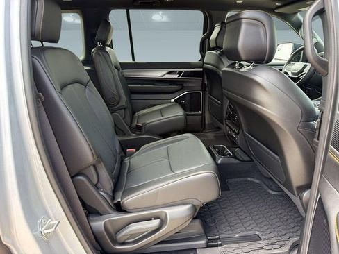 New 2026 Jeep Grand Wagoneer 4WD image 31