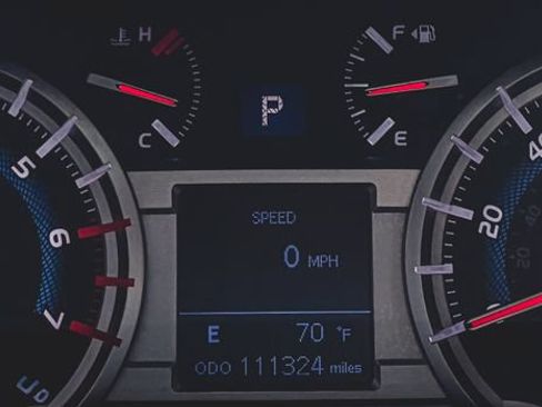 Used 2016 Toyota 4Runner Trail AWD/4WD image 7