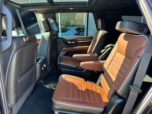 Used 2023 GMC Yukon Denali Ultimate AWD/4WD image 29