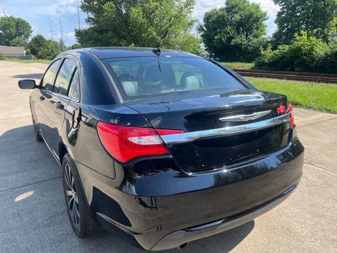 Used 2014 Chrysler 200 Limited w/ 200 S V6 Premium Group image 2