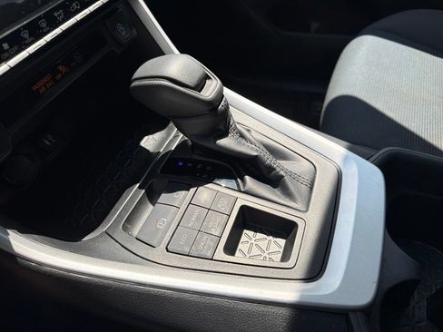 Used 2019 Toyota RAV4 LE w/ All Weather Liner Package AWD/4WD image 32