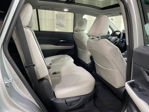 Certified 2025 Toyota Grand Highlander AWD Hybrid image 20
