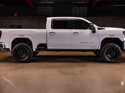 Used 2026 GMC Sierra 2500 Denali Ultimate AWD/4WD image 11