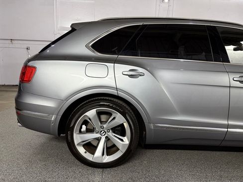 Used 2017 Bentley Bentayga AWD/4WD image 7