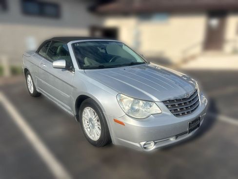 Used 2008 Chrysler Sebring Touring FWD image 1