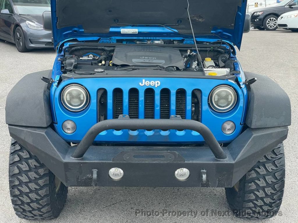 Used 2015 Jeep Wrangler Unlimited Rubicon w/ Connectivity Group AWD/4WD image 23