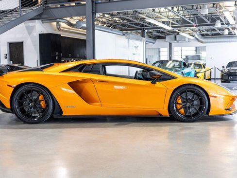 Used 2018 Lamborghini Aventador S AWD/4WD image 7