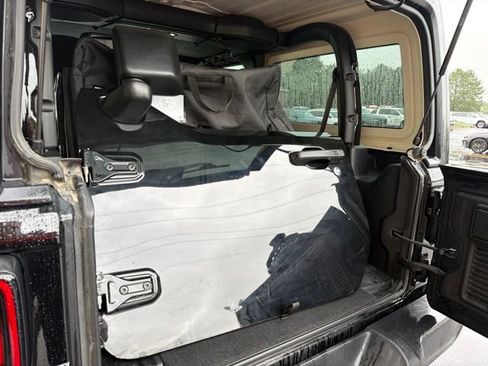 Used 2022 Jeep Wrangler Sport AWD/4WD image 9