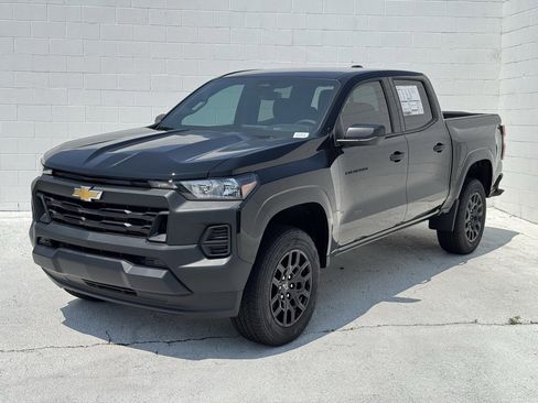 New 2025 Chevrolet Colorado W/T w/ WT Custom Package image 9