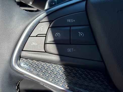 Used 2025 Cadillac XT5 Sportv w/ Technology Package image 17