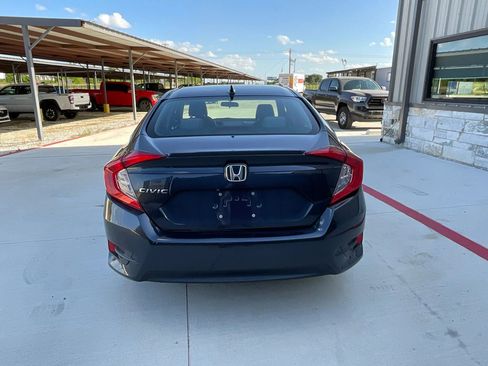Used 2018 Honda Civic EX-T image 6