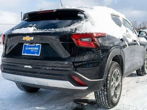 Used 2024 Chevrolet Trax LT w/ Driver Confidence Package image 6