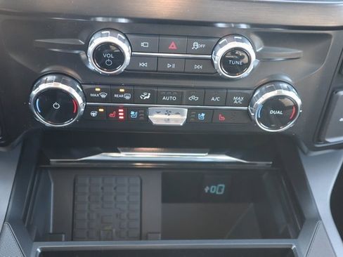 New 2026 Ford F350 Lariat w/ Black Appearance Package image 15