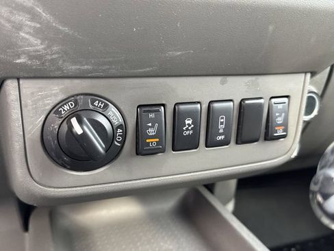 Used 2015 Nissan Frontier SV w/ SV Value Truck Package image 30