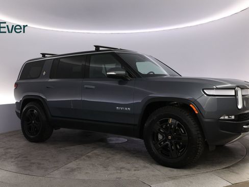Used 2024 Rivian R1S Adventure AWD/4WD image 14