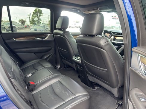 Used 2023 Cadillac XT6 Sport w/ Platinum Package AWD/4WD image 4