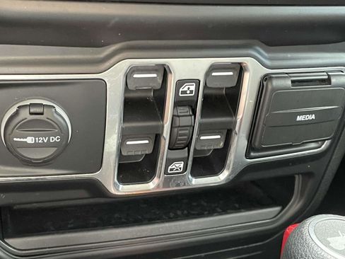 Used 2020 Jeep Wrangler Unlimited Sport image 4