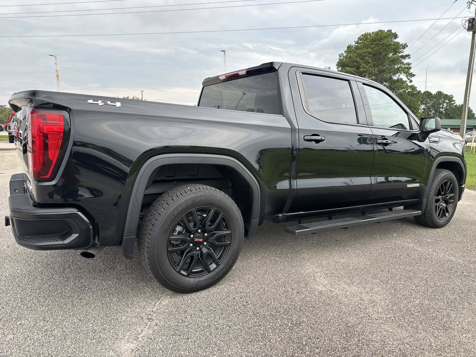 Used 2024 GMC Sierra 1500 Elevation AWD/4WD image 4