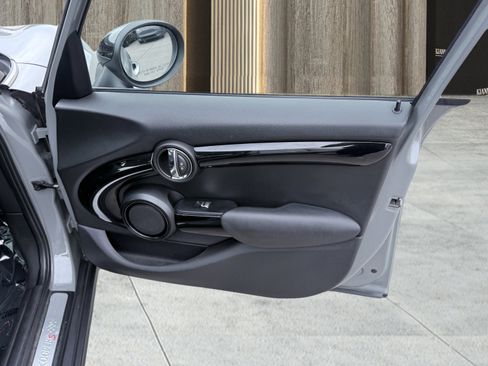 Used 2019 MINI Cooper S image 39