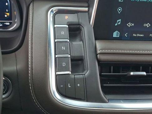 Used 2023 Chevrolet Tahoe Z71 w/ Luxury Package image 16