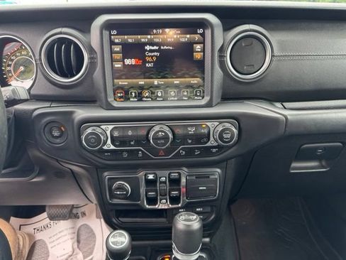 Used 2019 Jeep Wrangler Unlimited Sahara w/ Quick Order Package 24M Moab AWD/4WD image 29