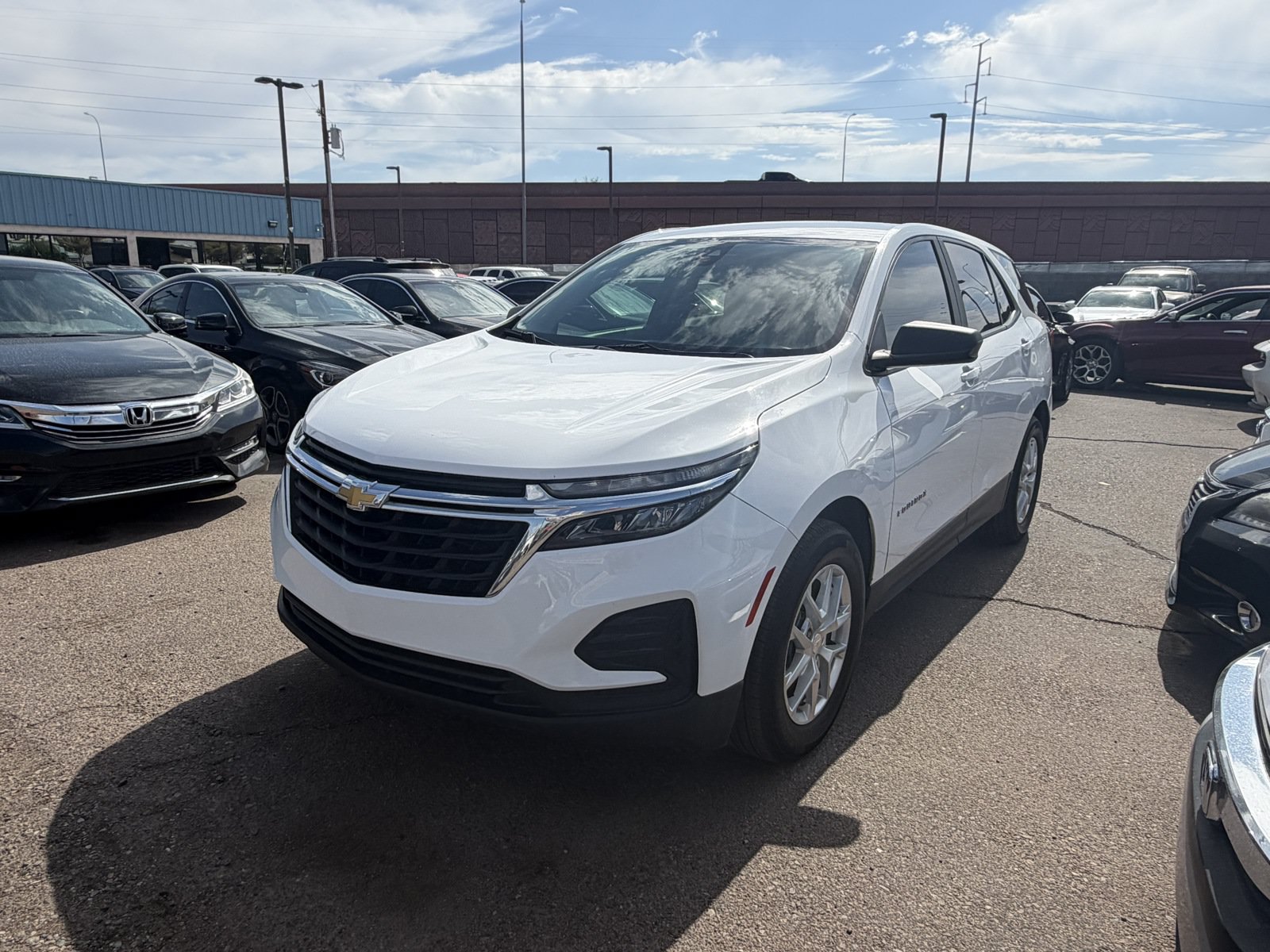 Used 2023 Chevrolet Equinox LS w/ LS Convenience Package FWD image 1