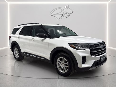 Certified 2025 Ford Explorer Active AWD/4WD image 7