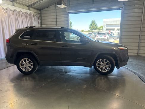Used 2015 Jeep Cherokee Latitude w/ Trailer Tow Group FWD image 4