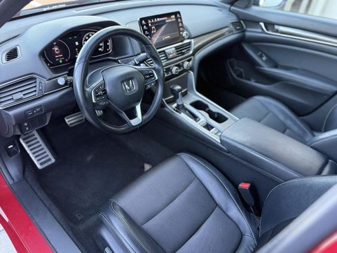 Used 2018 Honda Accord Sport image 10
