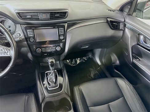 Used 2018 Nissan Rogue Sport SL w/ SL Premium Package image 27