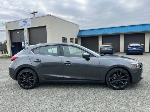 Used 2016 MAZDA MAZDA3 s Grand Touring image 4