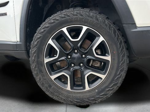 Used 2020 Jeep Compass Trailhawk AWD/4WD image 33