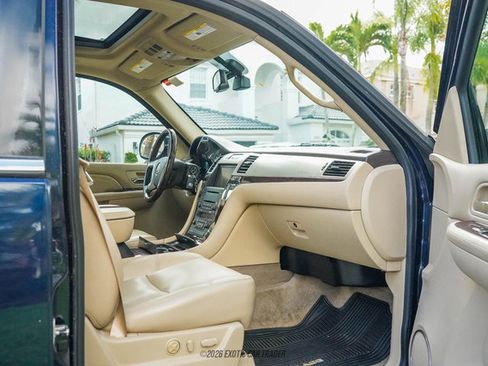 Used 2009 Cadillac Escalade AWD image 72