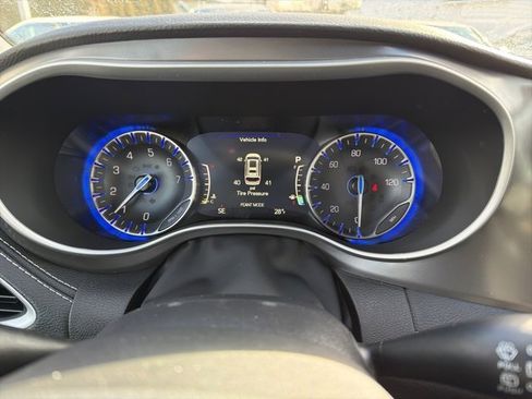 New 2026 Chrysler Pacifica Select image 14