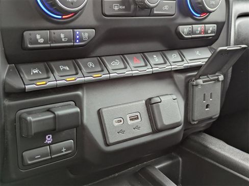 Used 2021 Chevrolet Silverado 1500 High Country w/ Technology Package image 24