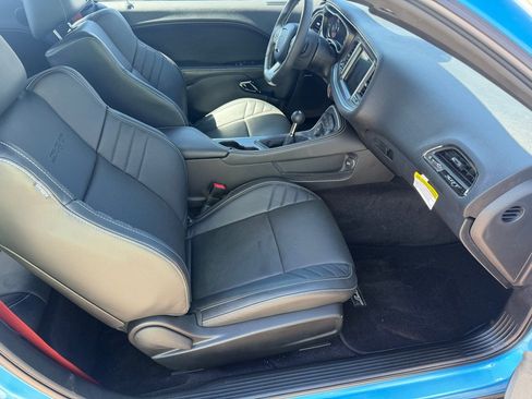 Used 2016 Dodge Challenger SRT Hellcat RWD image 10