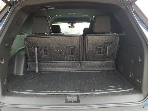 Used 2023 Chevrolet Traverse LT image 30