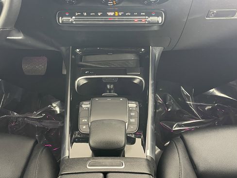 Used 2022 Mercedes-Benz GLB 250 image 18
